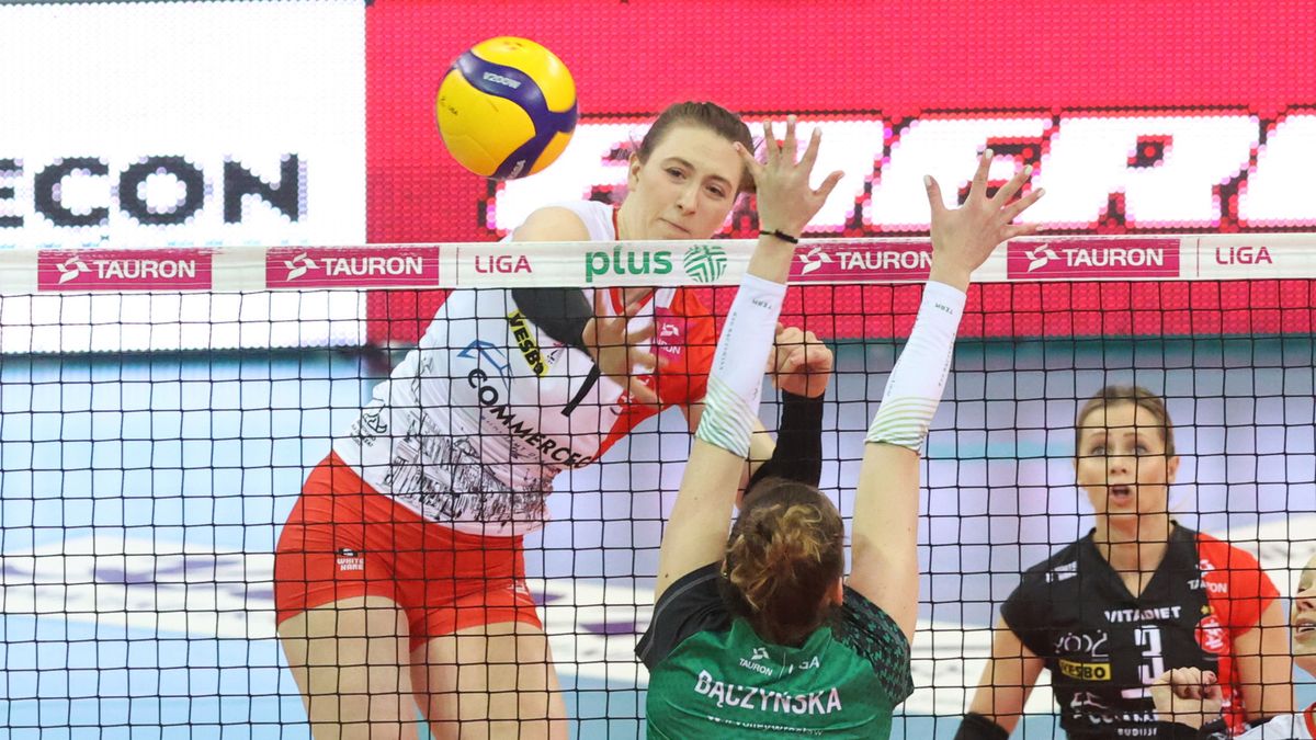 Zdjęcie okładkowe artykułu: PAP / Marian Zubrzycki / Na zdjęciu: Aleksandra Gryka (atakująca) podczas meczu ŁKS Commercecon Łódź - #VolleyWrocław
