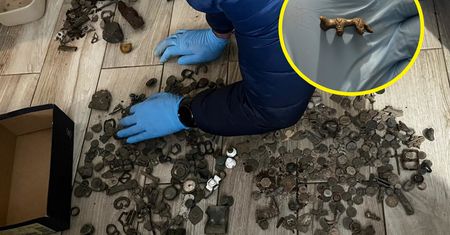 Znaleźli to w domu 46-latka. Prowadził nielegalne poszukiwania