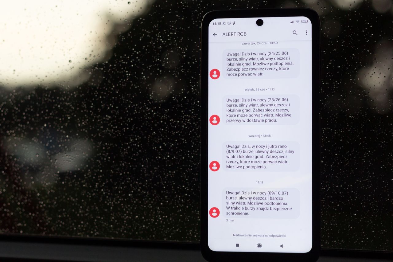 Alerty RCB ratują i irytują. Może czas na nowy - piwny, nocny, a nawet ostrzegający przed SMS-ami do byłych?