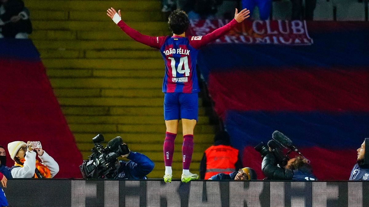 PAP/EPA / Enric Fontcuberta / Na zdjęciu: Joao Felix.