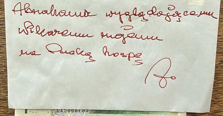 "Nawrzucał wikaremu". Duchowny pokazał kopertę