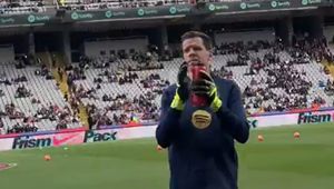 Szczęsny na długo zapamięta ten moment. Tylko spójrz, co przygotowała Barcelona WIDEO]