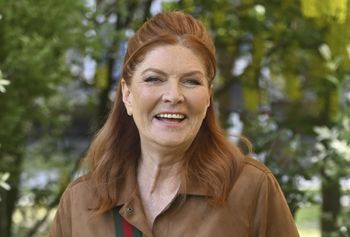 Wsunęła na stopy "krowie" mokasyny. Nie ma modniejszych
