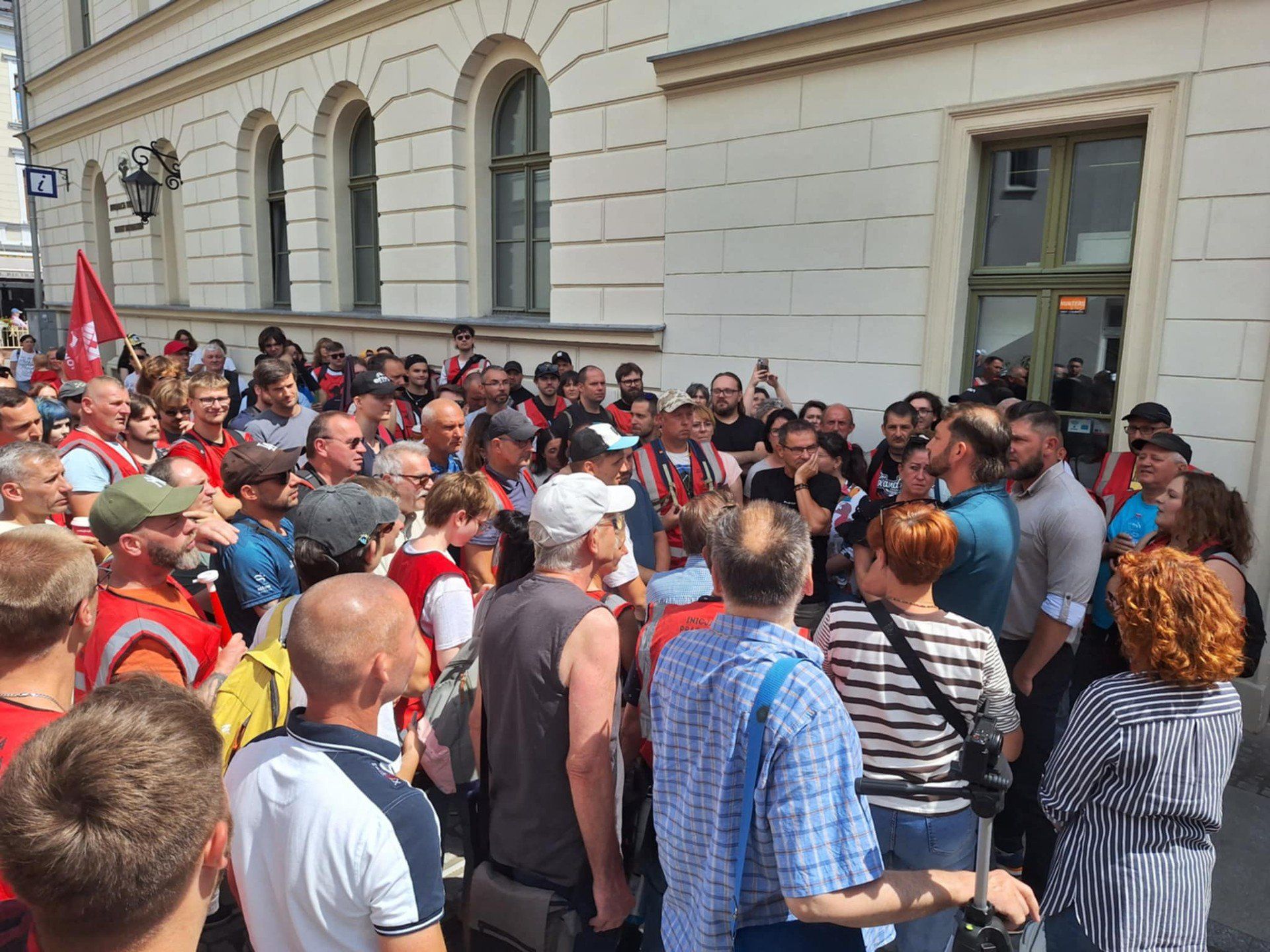 Strajk w Jeremiasie. Były rozmowy w Starym Ratuszu. Dogadali się!