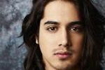 Avan Jogia będzie Tutanchamonem