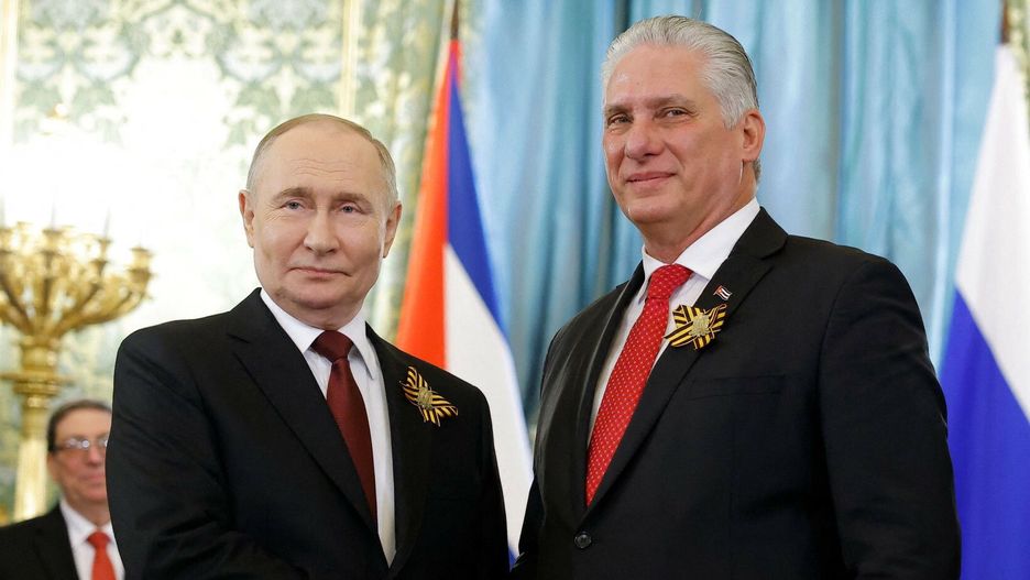 Władimir Putin i prezydent Kuby Miguel Diaz-Canel