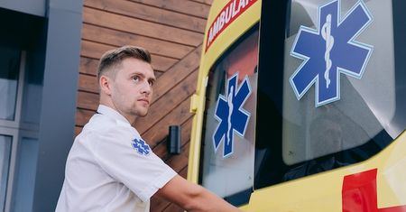 17-latka potrącona na pasach