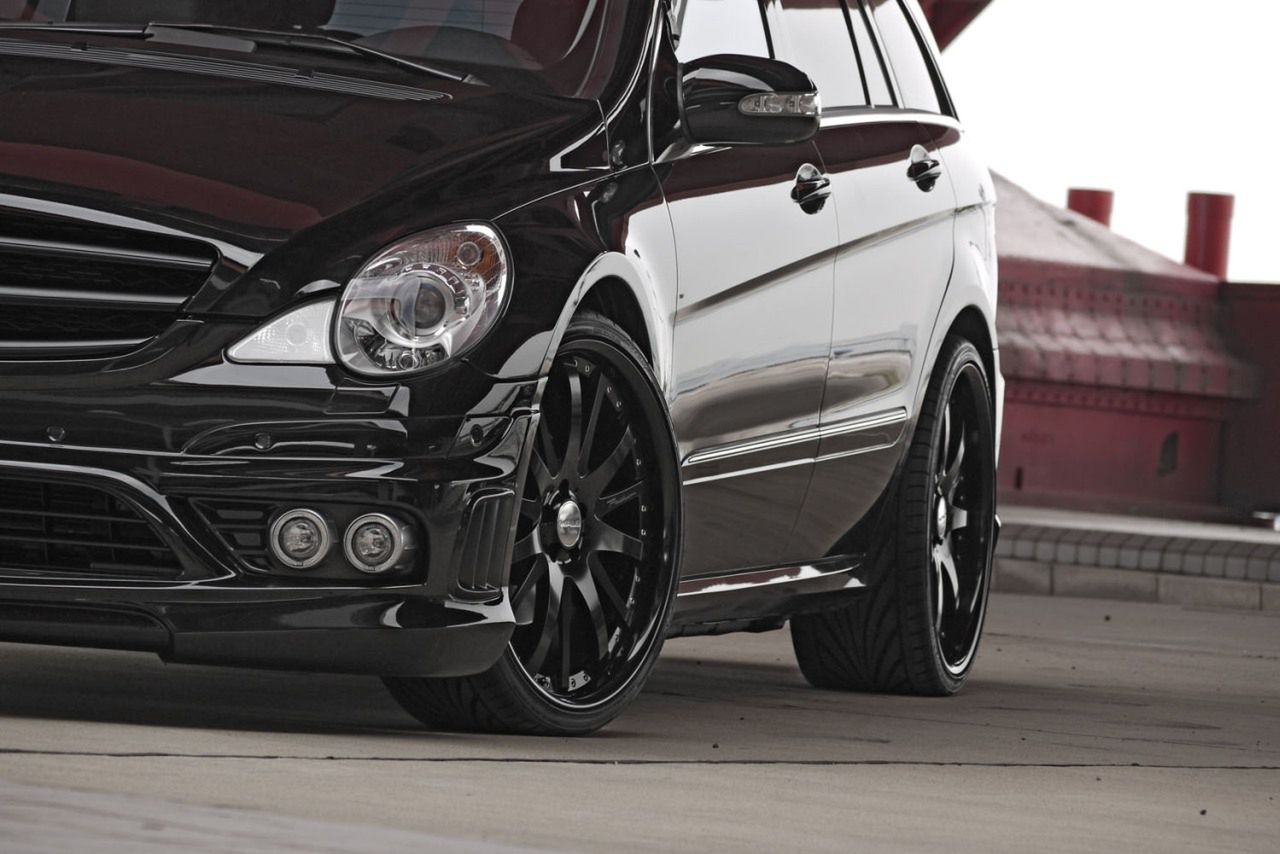 Mercedes klasy R Black Bison Edition od Wald International