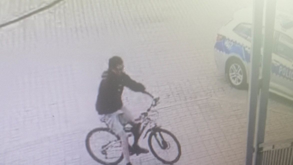 Rowerzysta przyjechał do komendy kompletnie pijany 