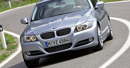 Używane BMW Serii 3 (E90) w pigułce. Cieszą tylko 6-cylindrówki
