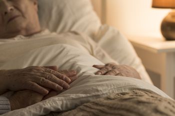 Minuty i godziny po zgonie. To dzieje się z ciałem po śmierci