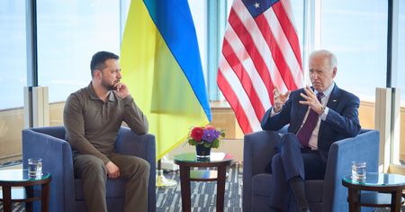 Zełenski dał obietnicę Bidenowi. "Absolutne zapewnienie" [RELACJA NA ŻYWO]