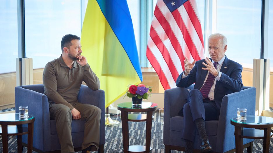 Ukrainian President Volodymyr Zelensky attends G7 Hiroshima Summit
epa10642787 A handout photo made available by the Ukrainian Presidential Press Service shows Ukraine's President Volodymyr Zelensky (L) and US President Joe Biden (R) during a meeting, in Hiroshima, Japan, 21 May 2023, on the sidelines of the G7 Summit Leaders' Meeting.  EPA/UKRAINIAN PRESIDENTIAL PRESS SERVICE HANDOUT -- MANDATORY CREDIT: UKRAINIAN PRESIDENTIAL PRESS SERVICE -- HANDOUT EDITORIAL USE ONLY/NO SALES 
Dostawca: PAP/EPA.
UKRAINIAN PRESIDENTIAL PRESS SERVICE HANDOUT