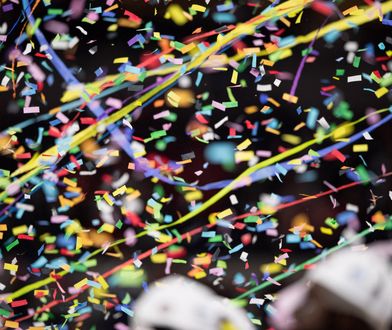 Będzie zakaz konfetti na ślubach w Warszawie? "Powoduje zanieczyszczenia"