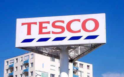 Tesco w swojej ojczyźnie wciąż przegrywa z dyskontami