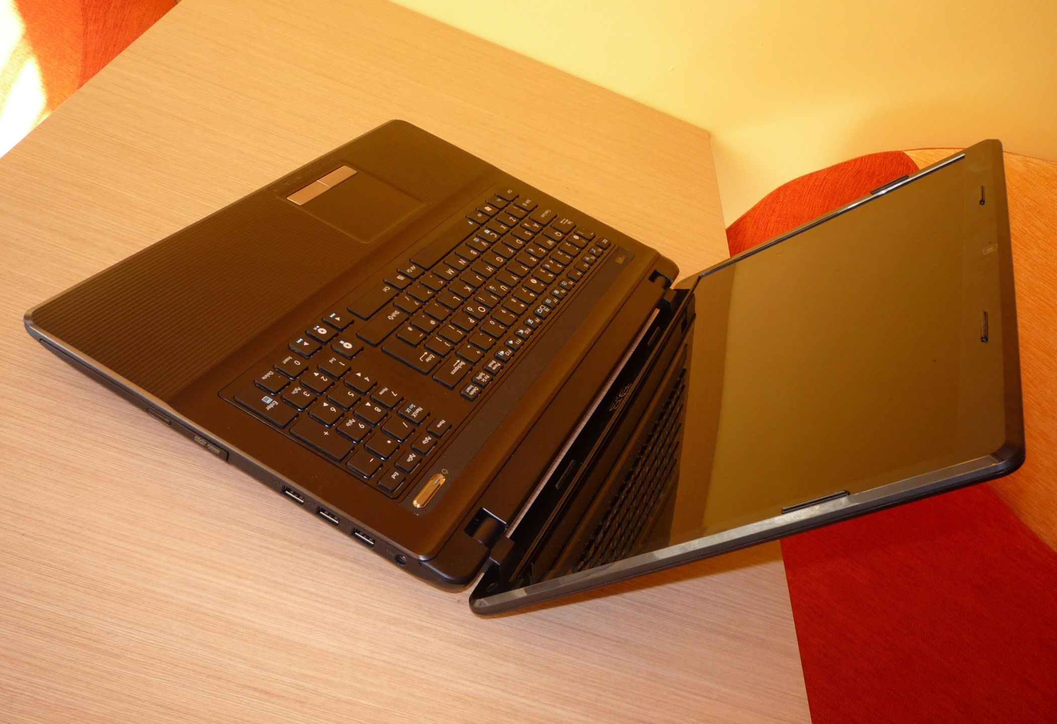 Asus K93SV - przenośny gigant [test cz. 1] 5