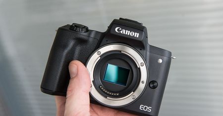 Czy Canon pokaże nowe aparaty przed Photokiną? Jest w tyle za Nikonem