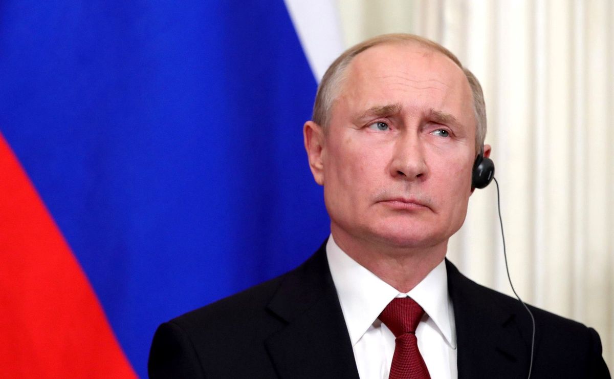 Władimir Putin, jak każdy despota, lubi komplementy i wiernopoddańcze hołdy. Teraz może mu ich brakować (Getty Image)