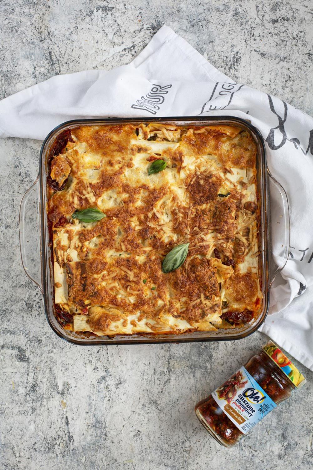 Wegetariańska lasagne z Suszonymi pomidorami w paskach w oleju z ziołami ze słoneczkiem OLE! 