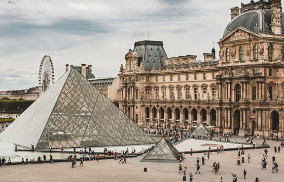 Słaby punkt Luwru ujawniony. Oczywiste hasło do monitoringu