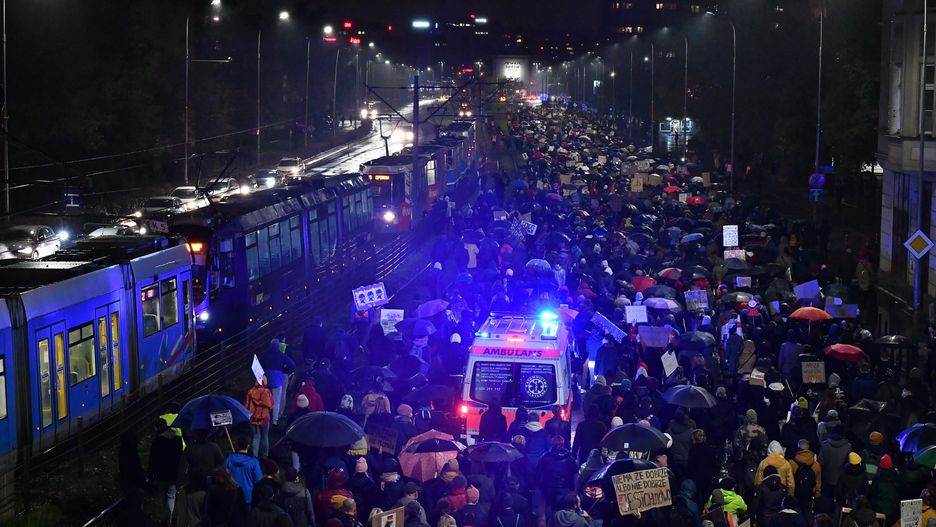 Strajk kobiet. Wrocław. Ciało mężczyzny pod dworcem. Policja: to nie był uczestnik demonstracji