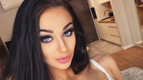 Czarnowłosy anioł. Kocha sport, rywalizację i adrenalinę