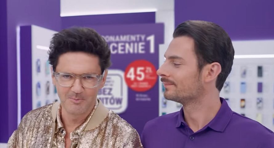 Play przedłużył umowę z EssenceMediacom