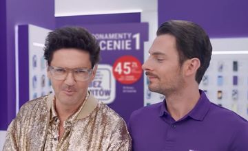 Play przedłużył umowę z EssenceMediacom