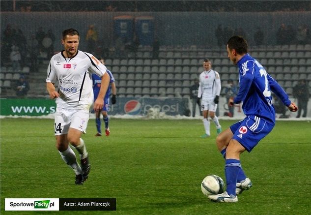 Andrzej Niedzielan (z prawej) na ligowego gola czeka od ponad roku