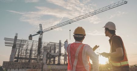 CBA rozbija układ korupcyjny w nadzorze budowlanym. Osiem osób zatrzymanych, zabezpieczono 1,4 mln zł w gotówce