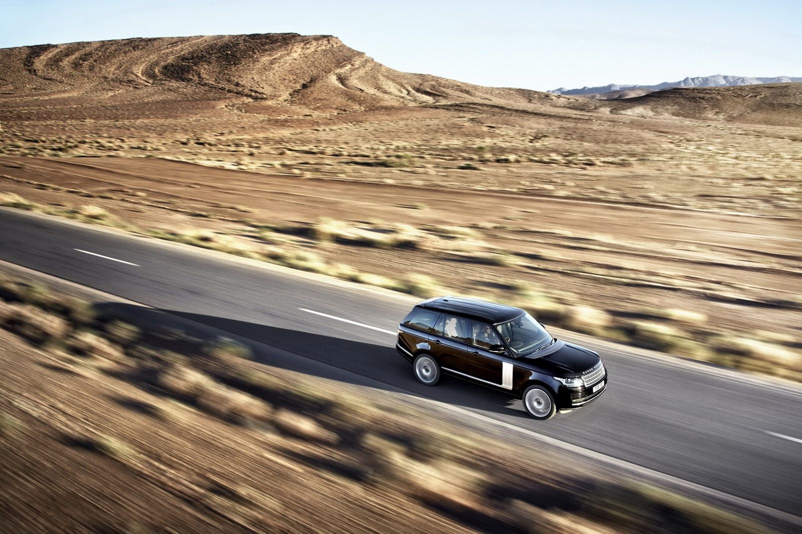Nowy Ranger Rover (2013) w obszernej galerii 34