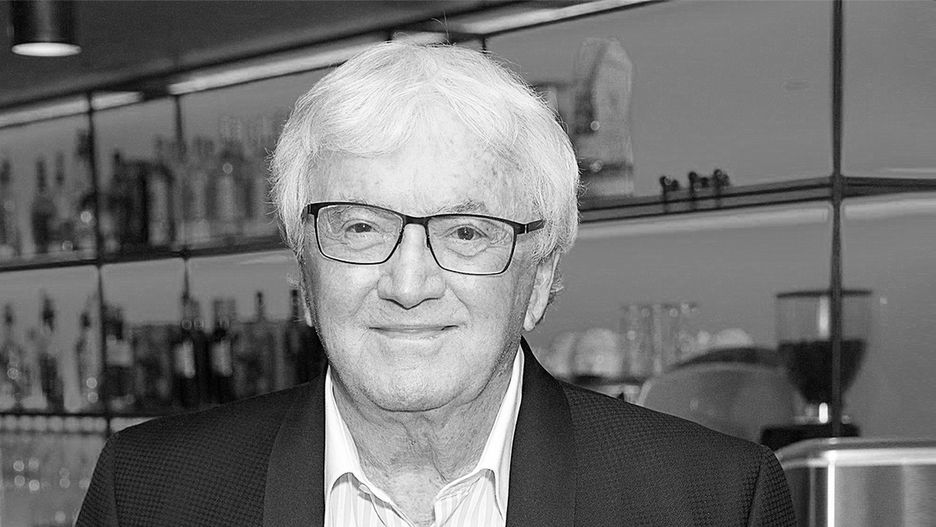 Leslie Bricusse był autorem tekstu do słynnej piosenki "Goldfinger".