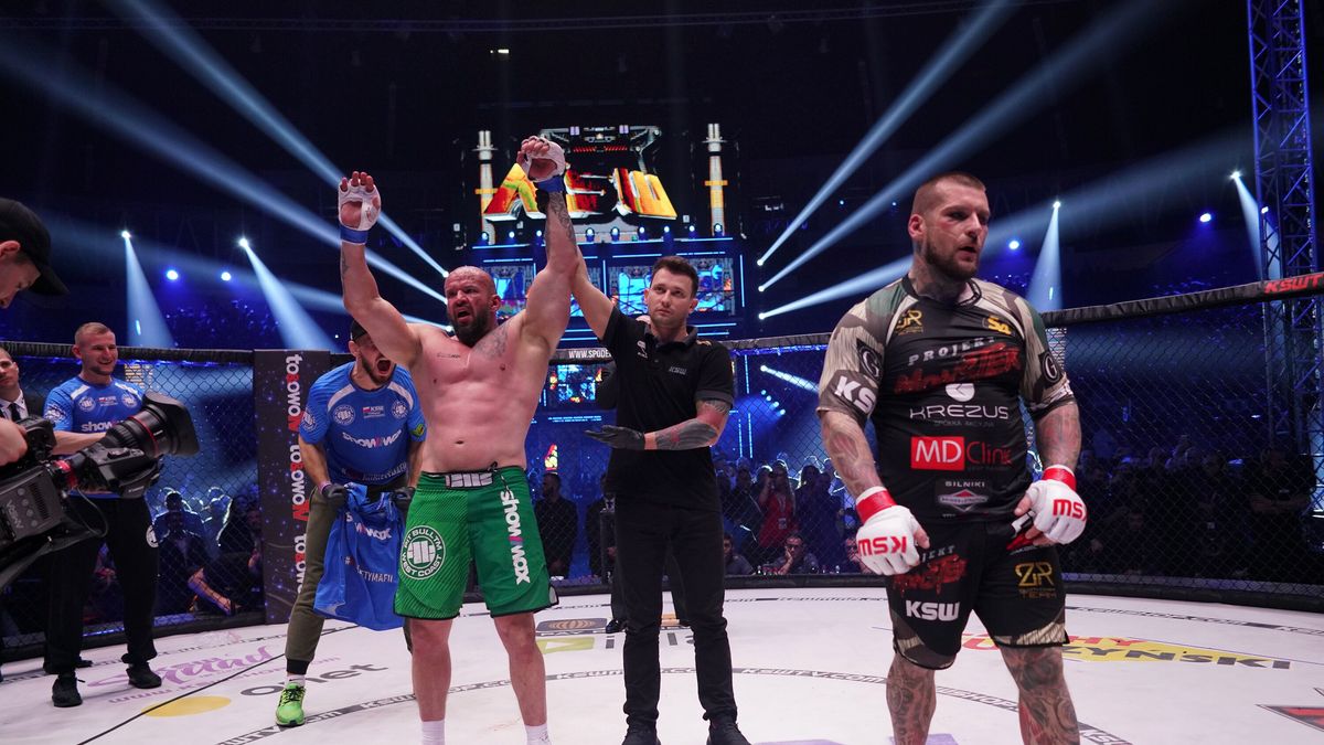 Zdjęcie okładkowe artykułu: Materiały prasowe / kswmma.com / Na zdjęciu: Popek Monster (pierwszy z prawej), walka Popek vs Strachu