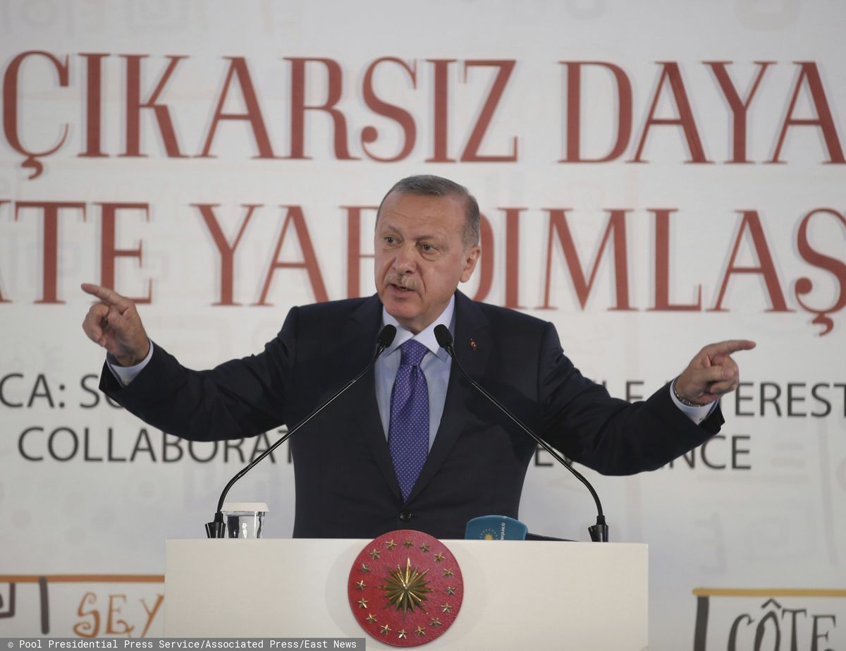 Erdogan znów straszy Kurdów. "Turcja zmiażdży głowy bojownikom"