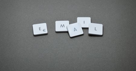 Co druga wiadomość e-mail to spam