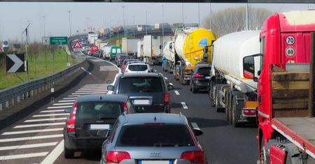 Bilans handlowy Polski pogoszył się. Nadwyżka handlowa w styczniu i lutym spadła z 4,5 mld do 150 mln zł
