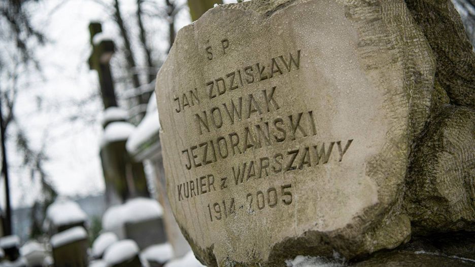 Warszawa. Miasto pamięta o legendarnym kurierze. Dla niego najważniejsza była wolność i demokracja. Z emigracji wrócił do wolnej Polski