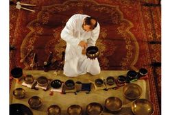 Za darmo: improwizacja na gongi i misy tybetańskie