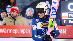 Piotr Żyła odleciał. Kamil Stoch dopasował się poziomem do reszty Polaków