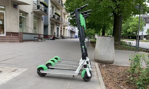 Koniec z zostawianiem e-hulajnóg byle gdzie. Ministerstwo szykuje rewolucję