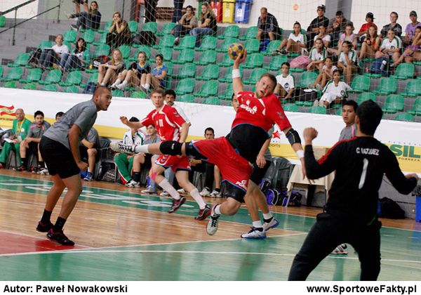 Kamil Syprzak w akcji podczas meczu z Meksykiem / fot. Thiago Parmalat