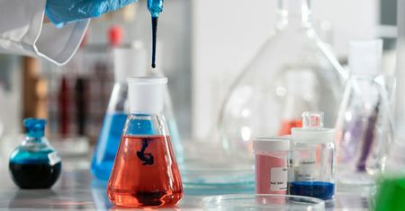 Czy rozpoznasz pierwiastki? Zgadnij, co oznaczają te symbole chemiczne