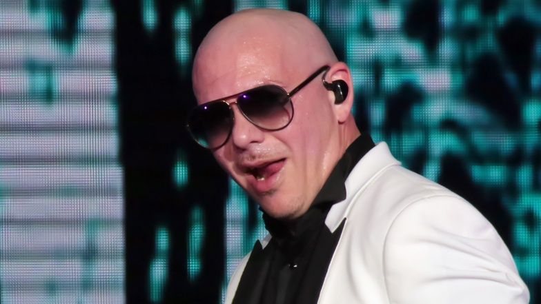 Pitbull zagra w Polsce
