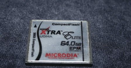 64 GB na karcie CompactFlash