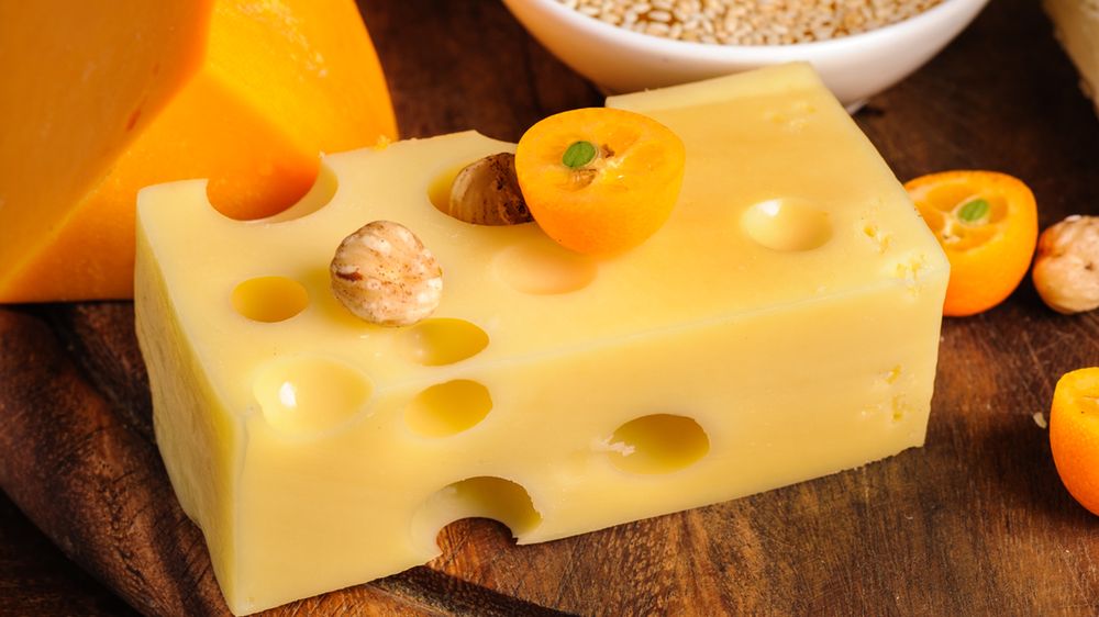 Ser szwajcarski o niskiej zawartości sodu