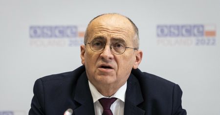 Minister spraw zagranicznych Zbigniew Rau ma COVID-19