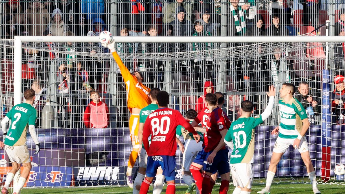 PAP / Waldemar Deska / Na zdjęciu: Raków wygrał z Lechią