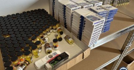 Rozbita siatka handlarzy podrobionych leków – 10 osób zatrzymanych