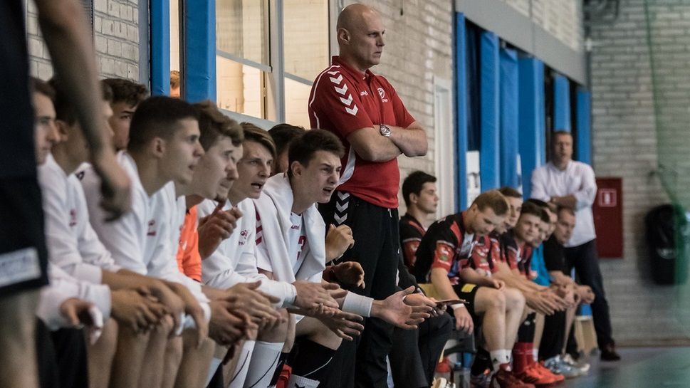 WP SportoweFakty / Michał Domnik / Wychowankowie SMSu i trener Dariusz Tomaszewski