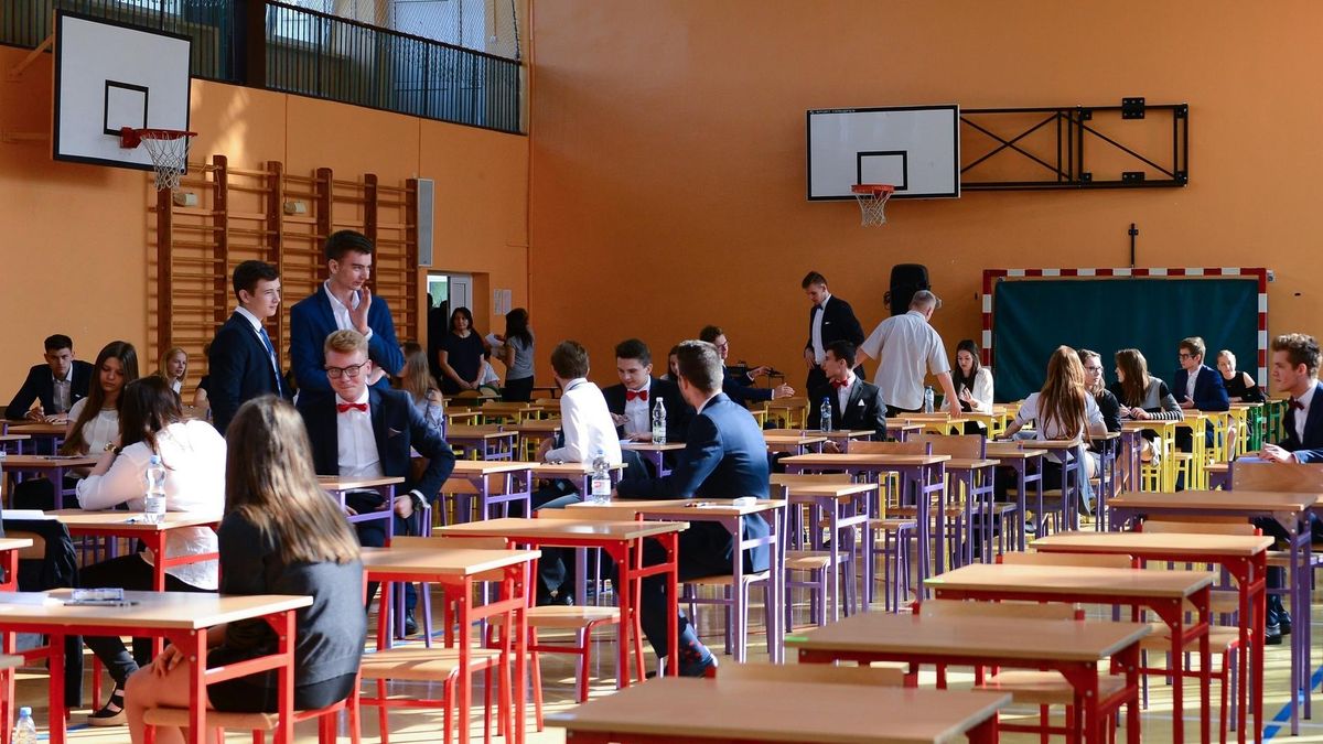 Nauczyciele chcą zaprotestować w czasie ważnych egzaminów. W ocenie ZNP, tylko strajk w takim terminie będzie uciążliwy dla władzy.